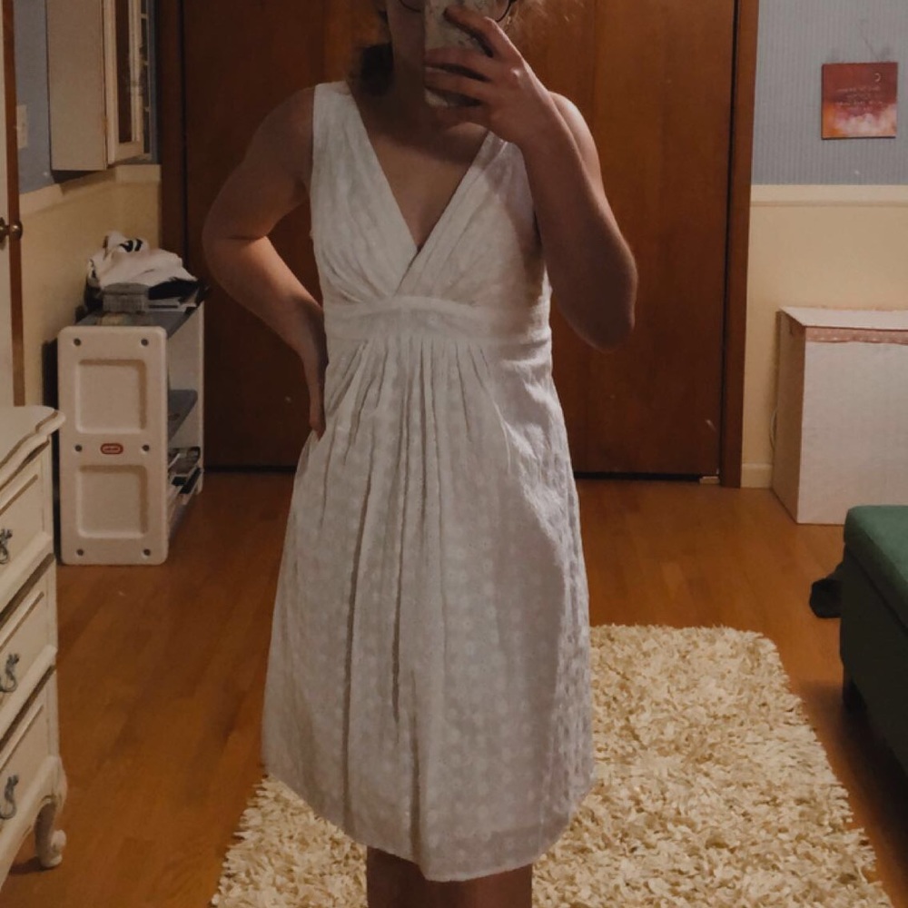 White flower pattern dress